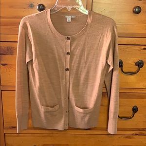 Classic tan crew neck sweater w/ tortoise buttons